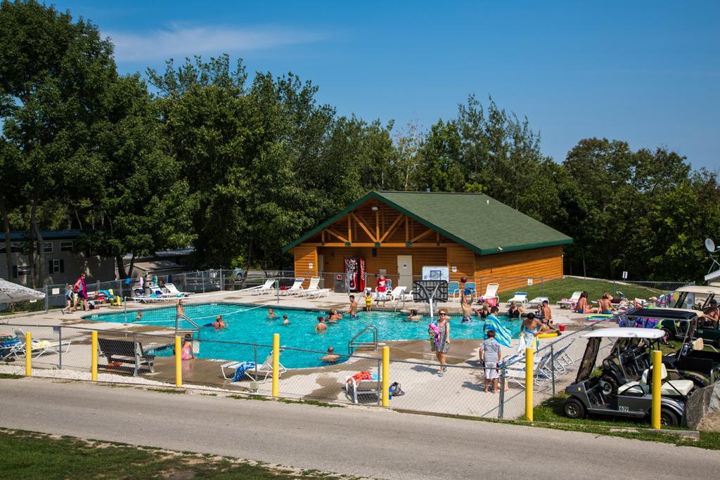 Plymouth Rock Camping Resort Rustic Cabin Elkhart Lake المظهر الخارجي الصورة