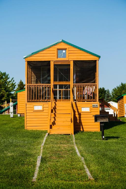 Plymouth Rock Camping Resort Rustic Cabin Elkhart Lake المظهر الخارجي الصورة